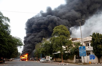 A bus burns in Delhi, 15 December