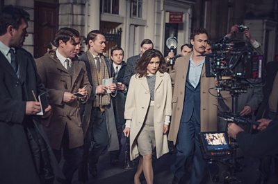 Christine Keeler (SOPHIE COOKSON), Paul Mann (JACK GREENLEES)(Image Credit: BBC/Ecosse Films/Ben Blackall)