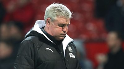 Steve Bruce looks dejected