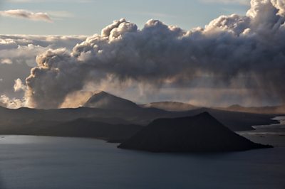 Taal volcano: What's it like in the surrounding area?