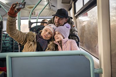 Dawn Sturgess (MYANNA BURING), Charlie Rowley (JOHNNY HARRIS), Gracie (SOPHIA ALLY)(Image Credit: 鶹ҳ/Dancing Ledge/James Pardon)