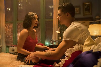 Katy Keene (LUCY HALE), K.O. Kelly (ZANE HOLTZ) (Image Credit: BBC / The CW Network)