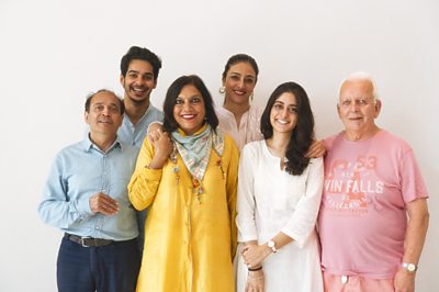 Vikram Seth, Maan Kapoor (ISHAAN KHATTER), Mira Nair, Saeeda Bai (TABU), Lata Mehra (TANYA MANIKTALA), Andrew Davies (Image Credit: Aradhana Seth/BBC/Lookout Point)