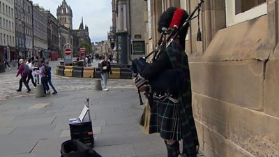Piper in Edinburgh