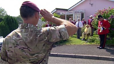 Regimental salute at Duncan's home