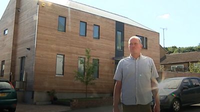 Sheffield man turns 1950s home into eco-house - BBC News