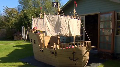 Man builds Halloween pirate ship in Tamworth garden - BBC News