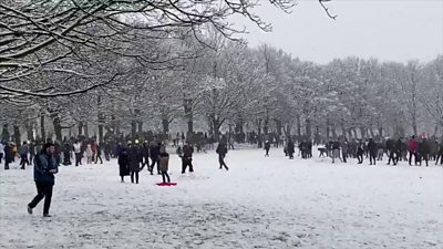 Hyde Park snowball fight