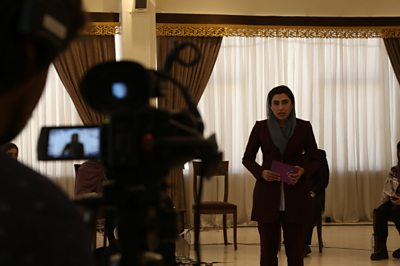 Shazia Haya opens the WhatMatters2U discussion in Herat. Credit: BBC Media Action Afghanistan