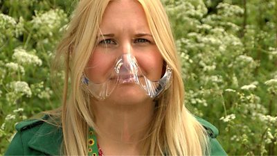 Covid: Deaf campaigner calls for clear mask research