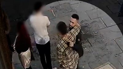 Nottingham phone thieves distracted victims by dancing