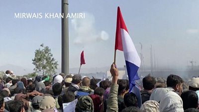 An Afghan crowd outside Kabul's airport