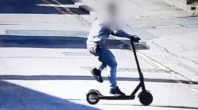 Teenager filmed on e-scooter