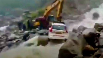 The car stuck in the river