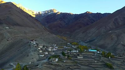 In Kumik, in India's northern Ladakh region, there is a serious water crisis, with some residents forced to abandon their homes and move elsewhere.