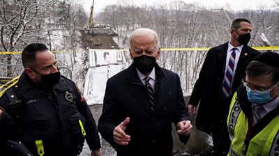 Biden at site of collapsed bridge