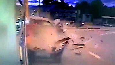 Drunk driver with child in car smashes into lorry