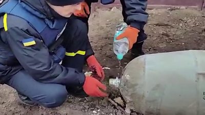 Disposal expert's observations on unexploded bomb in Ukraine