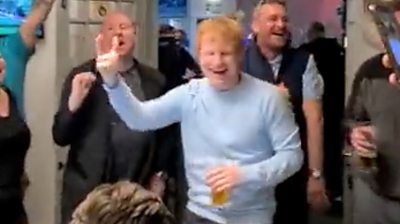 Ed Sheeran leads singalong at Birmingham pub