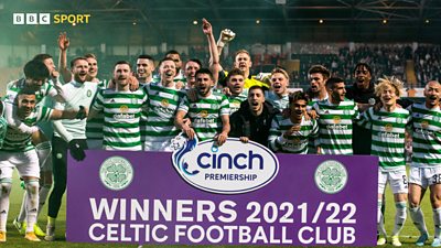 Celtic celebrate clinching Scottish Premiership title