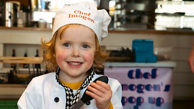 Ghostbusters superfan, 8, with heart condition, enjoys dream day out in  Leeds