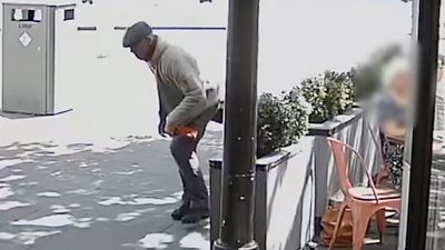 CCTV shows moment purse was stolen