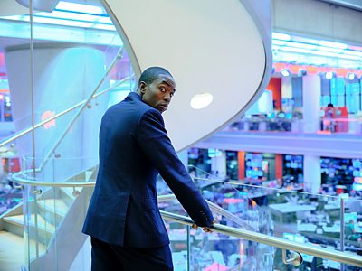 Isaac Turner (PAAPA ESSIEDU) in The Capture (Credit: BBC/Heyday/NBC Universal Photographer: Laurence Cendrowicz)