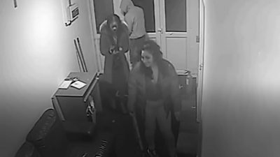 A man is seen inviting two women into his house, later followed by two men, the night he was killed.