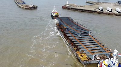 Gull Wing bridge parts sail into Lowestoft