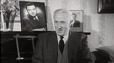 Daw'r clip hwn o gyfweliad gyda brawd David Lloyd, William, o raglen Melys Lais yn 1970.