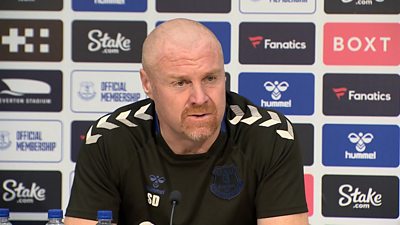 Everton manager Sean Dycheq