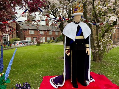 Woollen life-size King Charlies knitted for Coronation