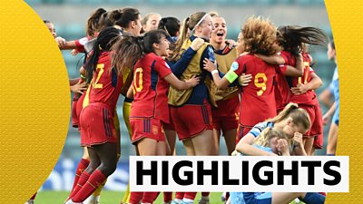 Spain women under 17 team celebrating