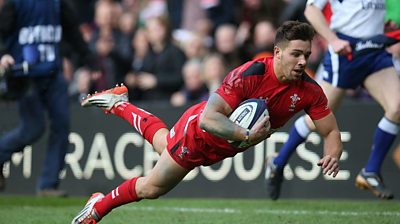 Rhys Webb scores a try versus Scotland