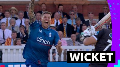 England V New Zealand: Brydon Carse Bowls Daryl Mitchell As Visitors ...