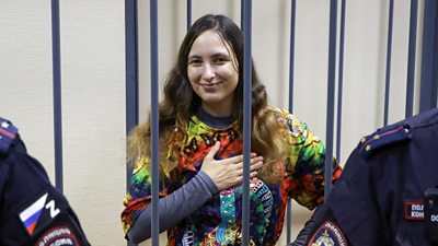 Anti-war activist Sasha Skochilenko in court