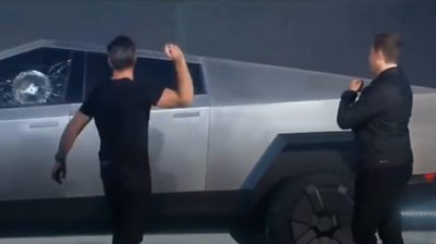 Tesla with smashed window (2019)