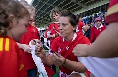 Wales great Sioned Harries reflets on her 14-year international career after announcing here retirement from rugby.