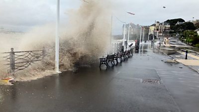 Stormy weather and extreme wind hits Somerset seafronts