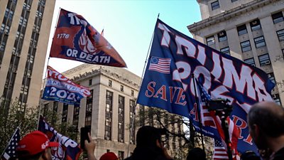 Trump flags outside court