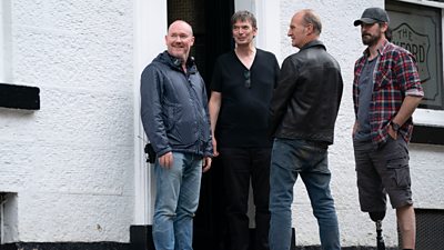  Gregory Burke, Ian Rankin and Stuart Bowman on the set of Rebus 