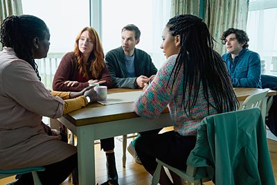 Claire (SHARON D CLARKE); Jackie (ELIZABETH BERRINGTON); Gabriel (SION DANIEL YOUNG); Llinos (MALI ANN REES); Andy (FRA FEE) in Lost Boys and Fairies (Credit: 鶹Լ / Duck Soup Films / Simon Ridgway)