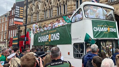 Northampton Saints open-top parade bus