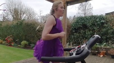 Rebecca Richmond-Smith running on a treadmill