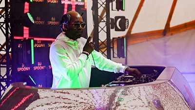 DJ Spoony djing 