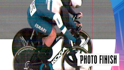 Both Carlin and Turnbull need photo finishes to qualify from the men's sprint 1/8 round