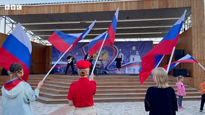 Russians waving flags in Aleksin