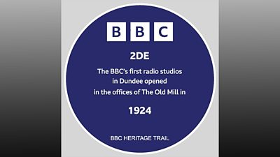 BBC 2DE Plaque