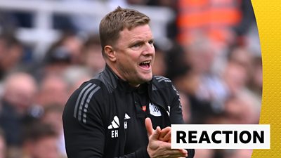 Eddie Howe claps his players