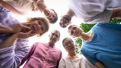 Emily (Karen Henthorn); Kyle (Ollie West); Omar (Amr Waked);Damian (Samuel Edward Cook); Teresa (Lucy Sheen); Jo (Gayle Rankin) all looking down to the camera in a circle